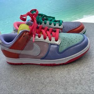 Nike Dunk Low Sunset Pulse/Silver-Purple Pulse. Women’s US size 9.